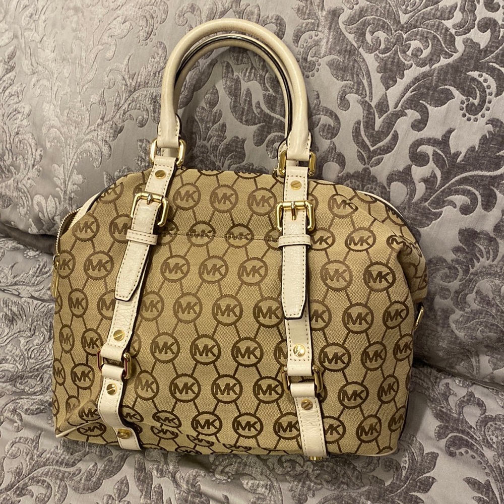Michael kors beige bag